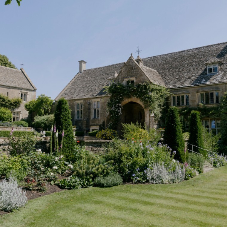 Luxury Cotswolds Exclusive Use Wedding Venue 