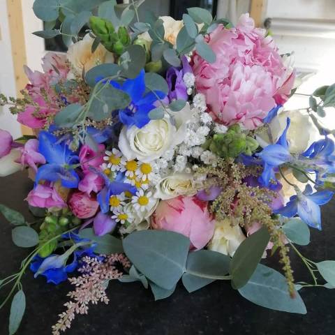 Sussex Roses Florists in Sussex - West