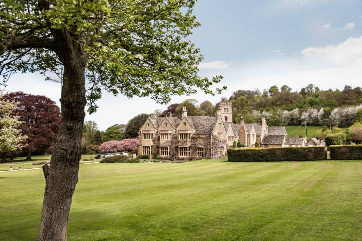 Buckland Manor's lawns and gardens