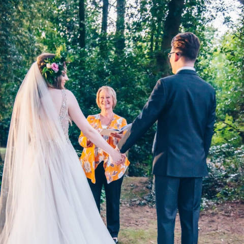 Liz Bagley Celebrant Celebrants & Toastmasters in Northamptonshire