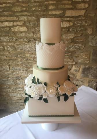 Hayley's Cake Studio, Oxfordshire Wedding Cakes