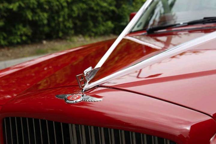 LadyR Wedding and Chauffeur Hire,Cars & Horse Drawn Carriages in Kent