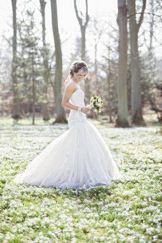Snowdrop bride at Hodsock Priory, Nottinghamshire