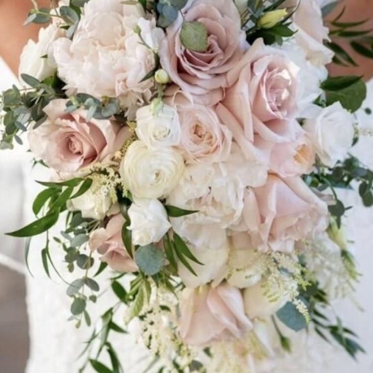 Beautiful brides bouquets 