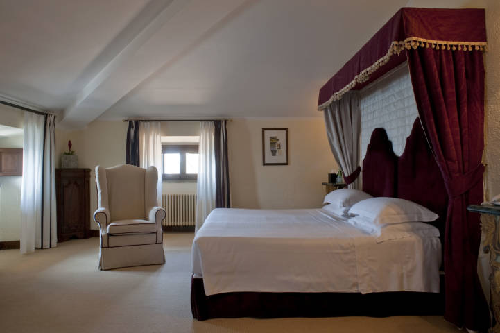 La Posta Vecchia Venues in Overseas