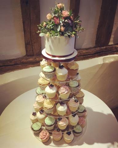 Hayley's Cake Studio, Oxfordshire Wedding Cakes