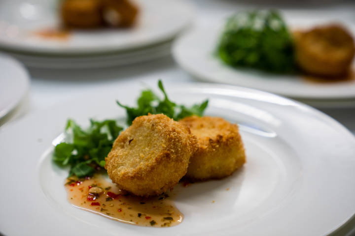 Smoked Salmon & Haddock Fishcakes, Sweet Chilli Sauce