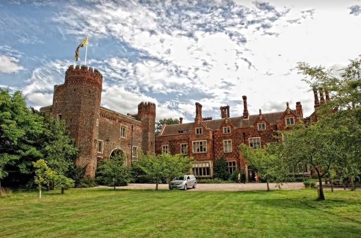 Hodsock Priory with Tudor Gatehouse Nottinghamshire