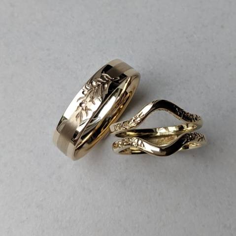 Yellow Gold hand engraved wedding rings