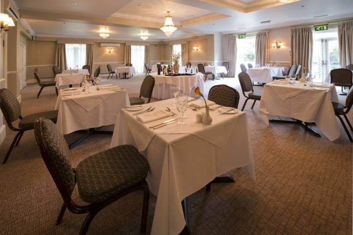 Moorhill House Hotel, Guest Accommodation in Hampshire