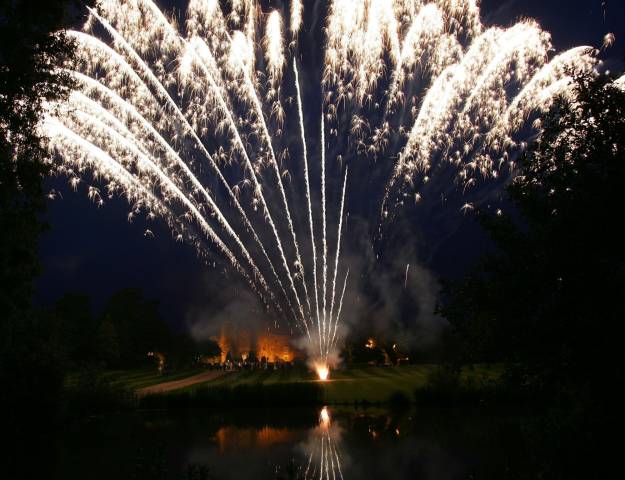 Merlin Fireworks, Entertainment in Hampshire