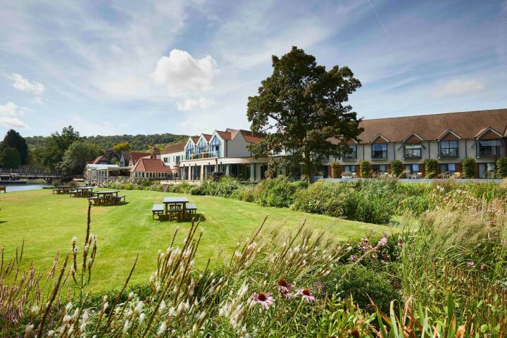 Private Lawn at The Swan At Streatley Venues in Berkshire