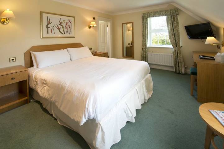 Moorhill House Hotel, Guest Accommodation in Hampshire